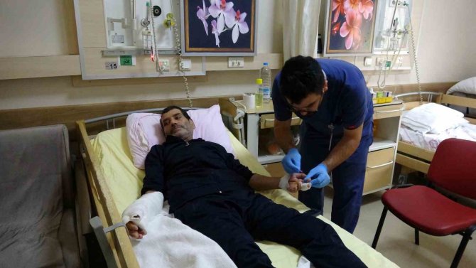 Depremde Eşi Yanında Can Verdi, 8 Saat Boyunca Dua Ederek Kurtarılmayı Bekledi