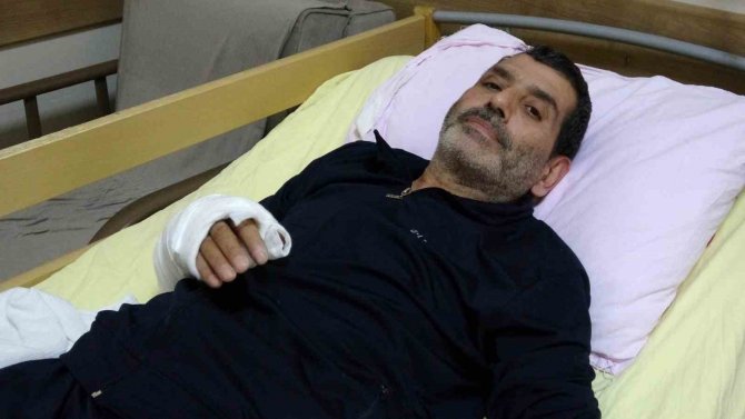 Depremde Eşi Yanında Can Verdi, 8 Saat Boyunca Dua Ederek Kurtarılmayı Bekledi