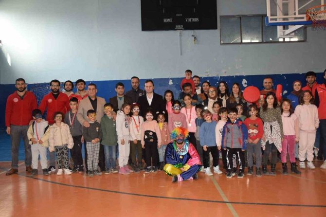 Kozluk’ta Depremzede Çocuklar Doyasıya Eğlendi.