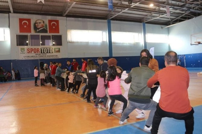 Kozluk’ta Depremzede Çocuklar Doyasıya Eğlendi.