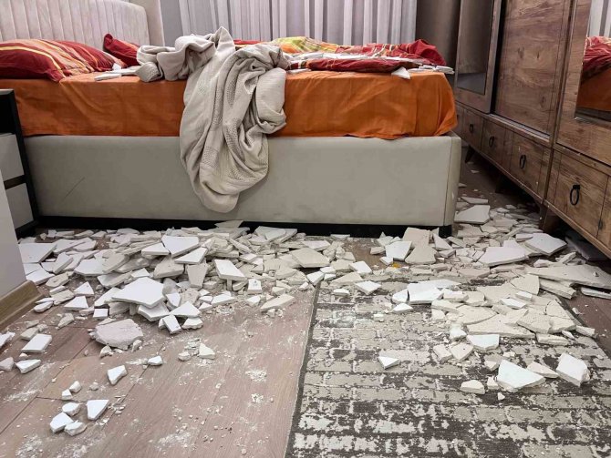 Beylikdüzü’nde 6 Aylık Apartman Dairesinde Tavan Alçısı Ev İçinde Ailenin Üstüne Düştü