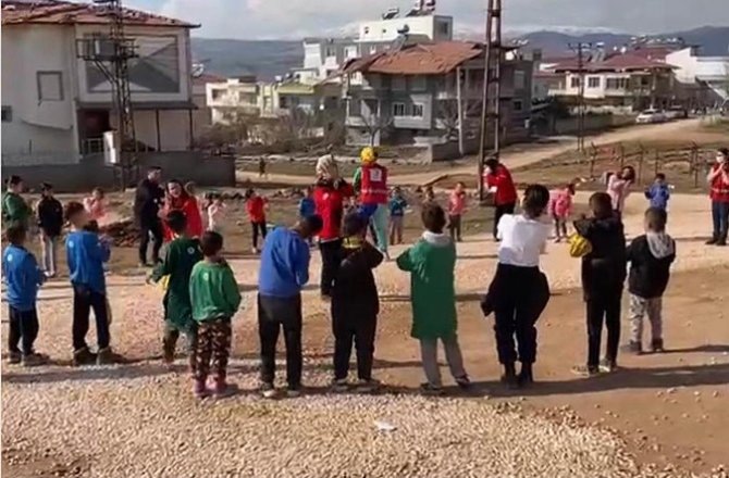 Deprem Bölgesinde Psikososyal Destek Eğitimine Başladılar