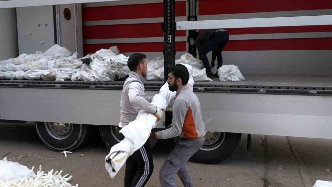Deprem Bölgelerine Yenimahalle Desteği Sürüyor