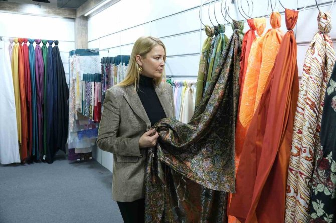 Nilüfer Çevikel: “Fuarlar, İhracat İvmesini Hızlandırıyor