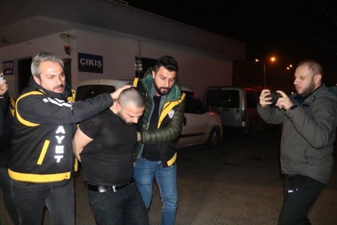 Bursa’da 2 Kişiyi Öldürdü, Cesetlerden Birini Bagajına Koyduğu Otomobille İ̇stanbul’da Yakalandı