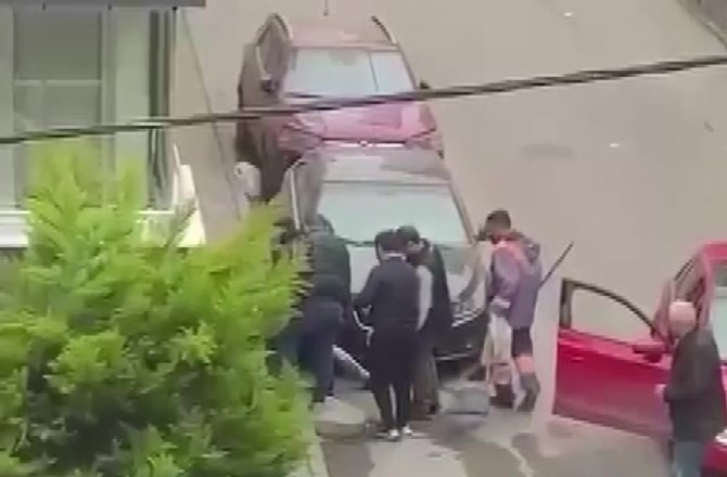 Çekmeköy’de Oyuncak Silahla 130 Bin Tl’lik Banka Soygunu