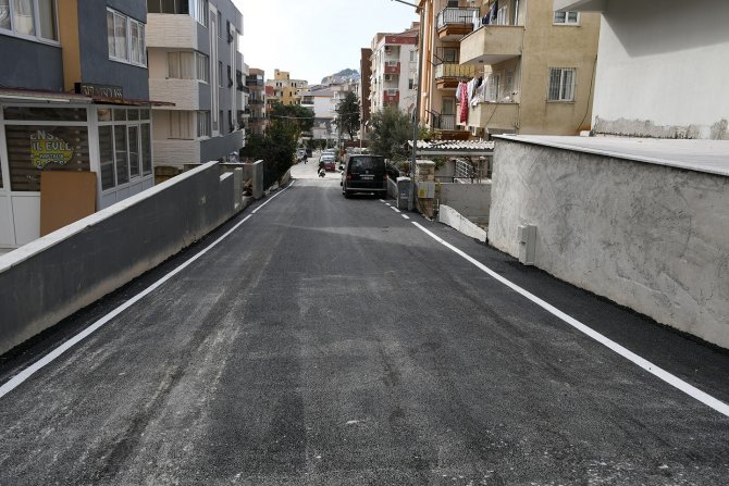 Kuşadası’nda Cumhuriyet Mahallesi’nin Yedi Sokağı Yenilendi
