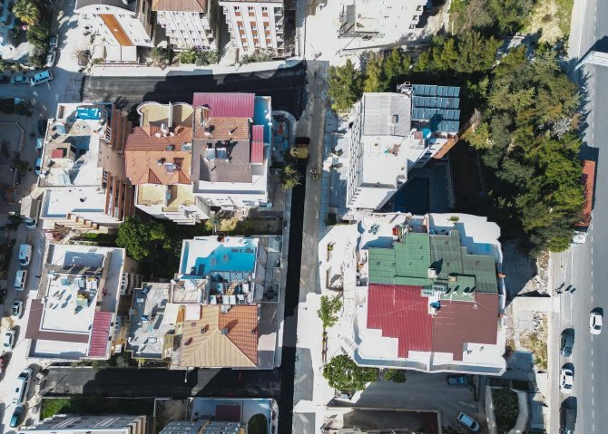 Kuşadası’nda Cumhuriyet Mahallesi’nin Yedi Sokağı Yenilendi