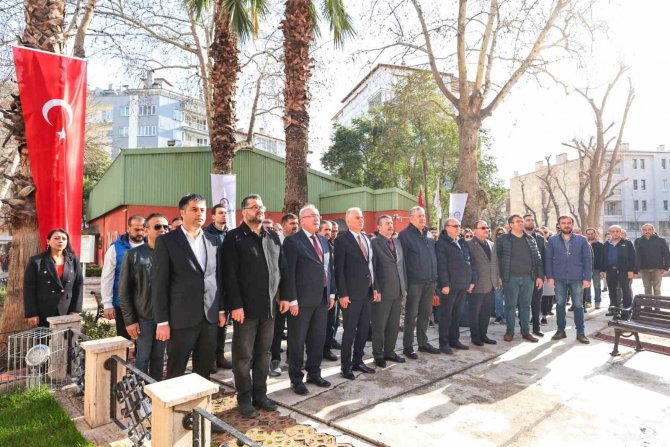 Büyükşehir Usta Halk Ozanı Özay Gönlüm’ü Unutmuyor