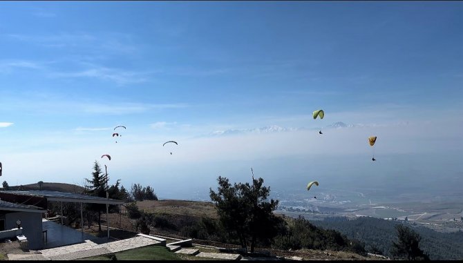 Deprem Şehitleri 380 Metre Yüksekte Anıldı