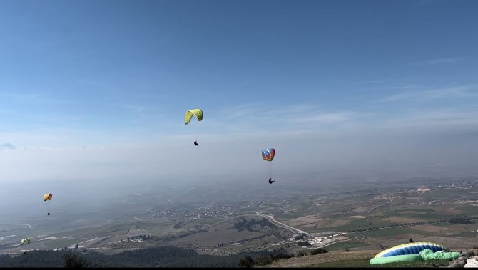 Deprem Şehitleri 380 Metre Yüksekte Anıldı