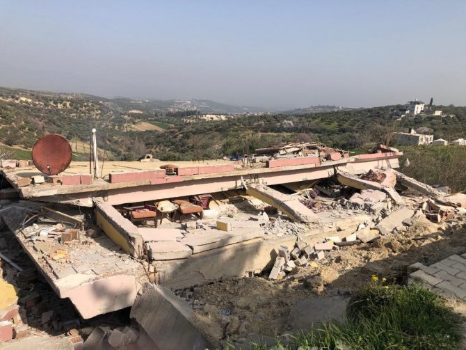 “Aleks” Adlı Köpek Depremden 23 Gün Sonra Hatay’da Enkazdan Çıkarıldı