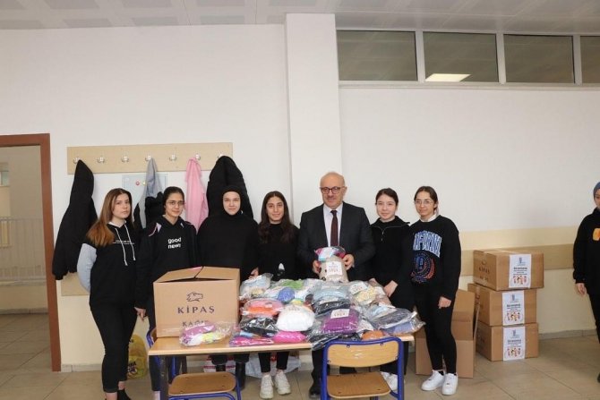 Depremde Zarar Gören Çocuklar İçin Seferber Oldular
