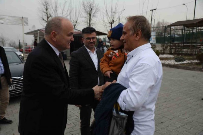 Başkan Özlü Depremzedeleri Ziyaret Etti