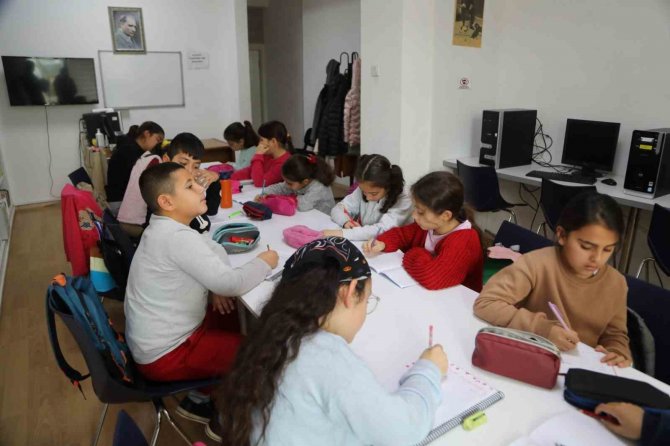 Eğitim Öğretime Destek Kursları Sürüyor
