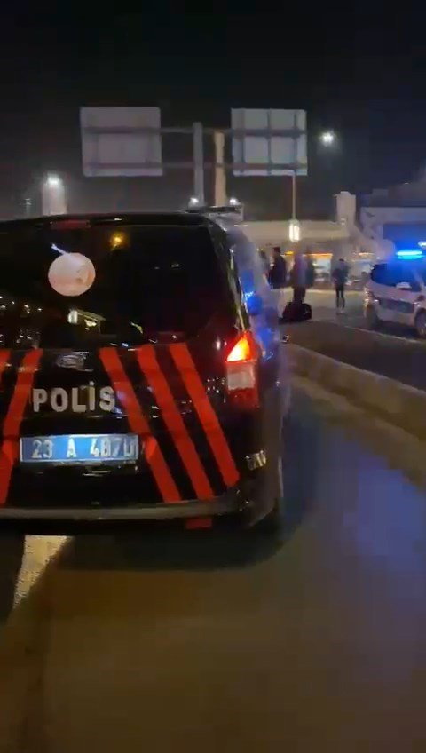Trafikte Yol Verme Kavgası: 3 Gözaltı