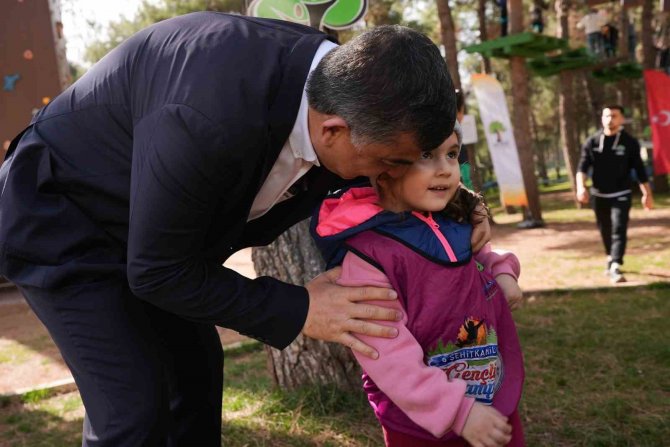 Fadıloğlu, Yetim Çocuk Ve Annelerini Misafir Etti