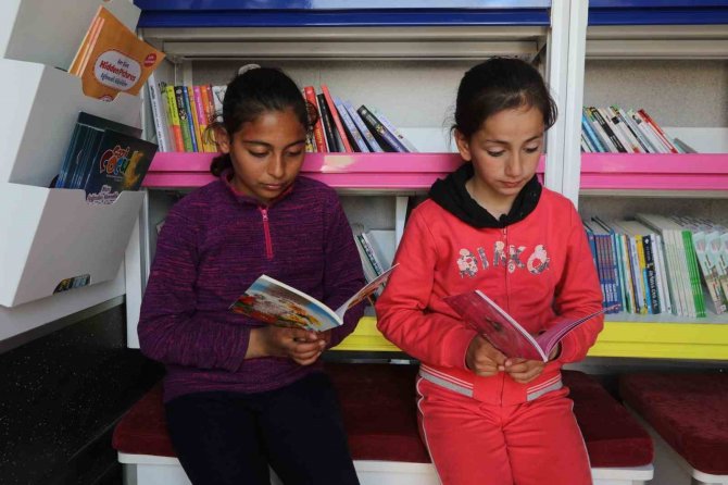 Gezici Çocuk Kütüphaneleri İ̇slahiye Ve Nurdağı’nda Çocuklarla Buluşuyor