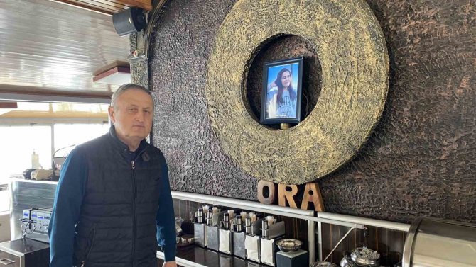 Depremde Ölen Personelinin Anısını İşletmesinde Yaşatıyor