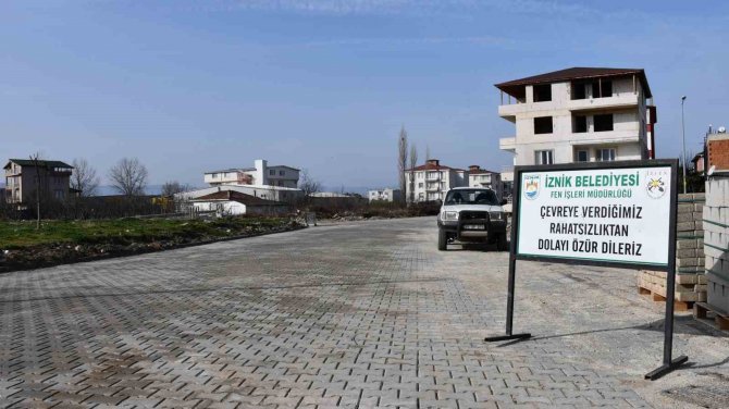 İ̇znik’te Kilitli Parke Taşı Çalışmaları Devam Ediyor