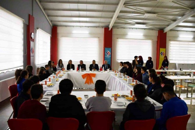 Depremzede 603 Öğrenci Karabük’te Ders Başı Yaptı