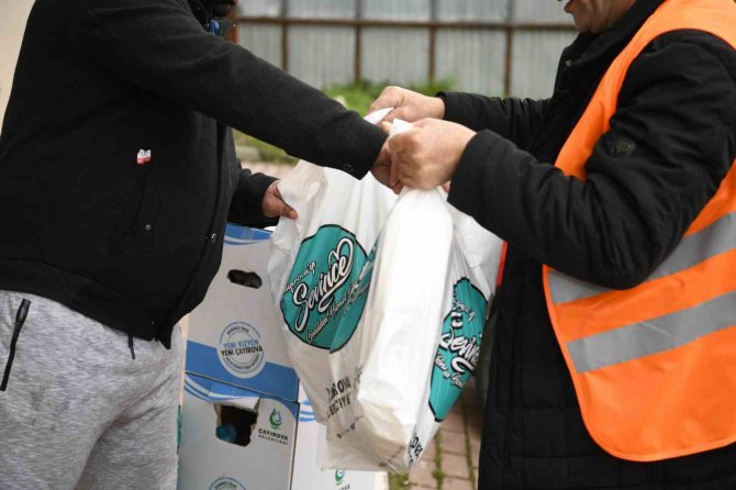 Çayırova’da Depremzedelerin Tüm İhtiyaçları Karşılanıyor