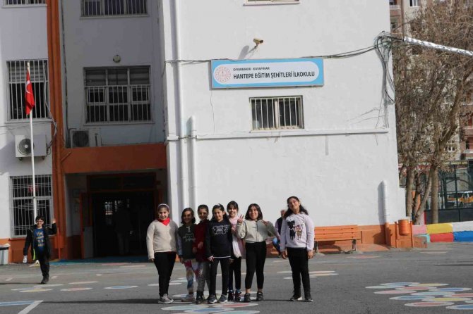 40 Gün Sonra Diyarbakır’da Öğrenciler Okuluna Kavuştu