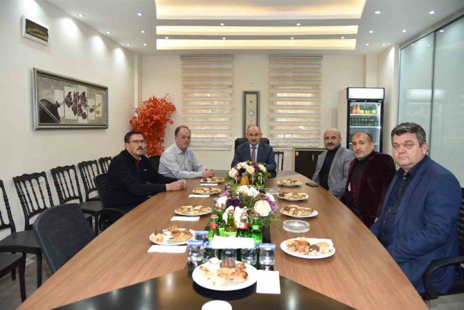 Vali Karadeniz’den Teşekkür Ziyaretleri