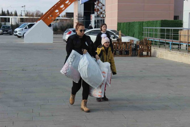 Kırklareli’nde Deprem Bölgesine Yardımlar Sürüyor
