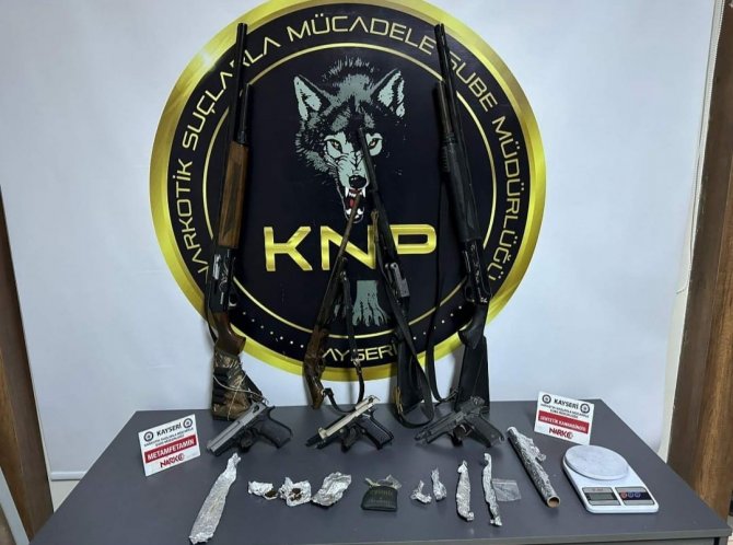 Narkotik Polisi Uyuşturucuya Geçit Vermiyor