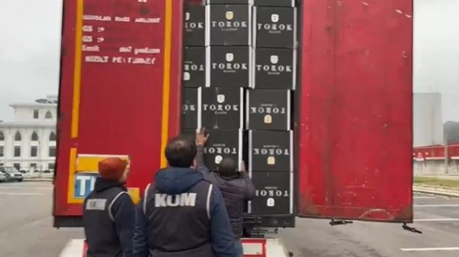 13 Milyon 50 Bin Kaçak Makaron Ele Geçirildi