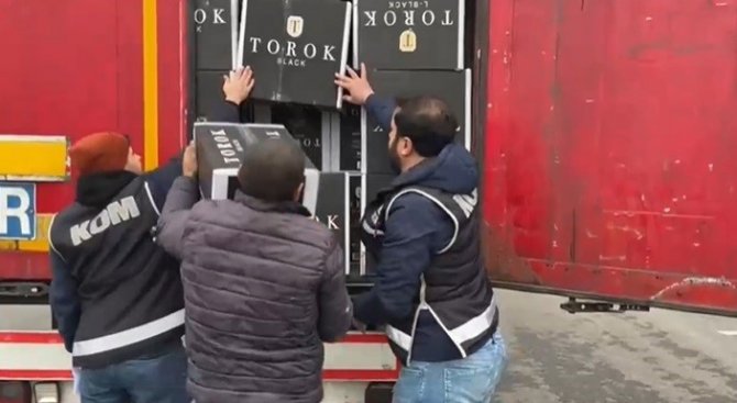 13 Milyon 50 Bin Kaçak Makaron Ele Geçirildi