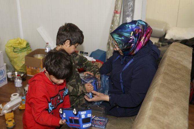 Van Ekibi Malatya’da Yaraları Sarmaya Devam Ediyor