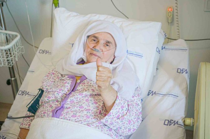 Depremzedenin 4 Damarı Değişti, Hüznü Ve Sevinci Bir Arada Yaşadı