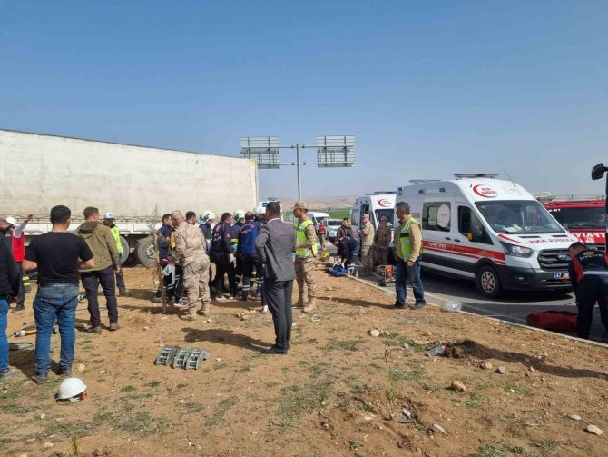 Mardin’de Tır Otomobili Biçti: 2 Ölü, 2 Yaralı