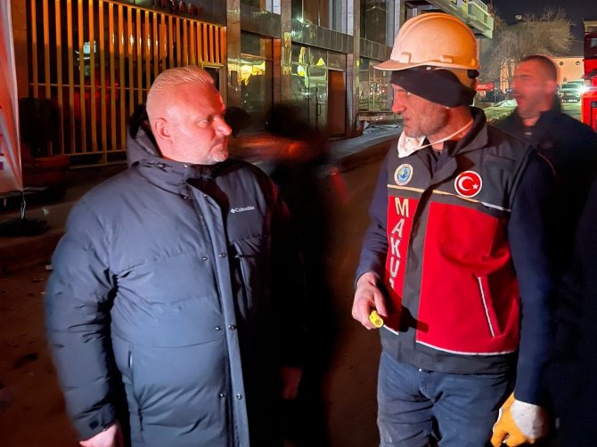 Deprem Bölgesine İ̇zmir’den İlk Onlar Gitti: "Neyle Karşılaşacağımızı Bilmeden Yola Çıktık"