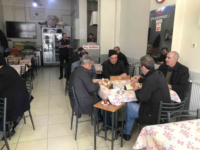 Dayanışmanın En Güzel Örneği: Dükkanının İşletmesini Bir Yıllığına Ücretsiz Olarak Depremzedeye Devredecek