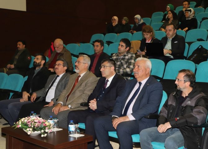 Nevü’de Tüm Öğrenenler İ̇çin Dijital Eğitimi İ̇yileştirme (Ideal) Projesi Paydaş Bilgilendirme Toplantısı Yapıldı