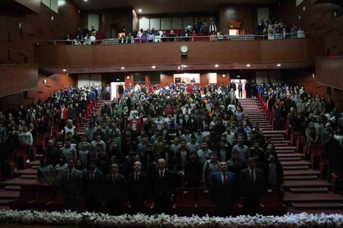 Niğde’de Öğrencilere Deprem Konferansı Verildi