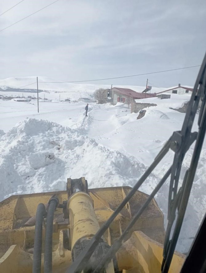 Özel İ̇dare’nin Karla Mücadele Mesaisi Sürüyor