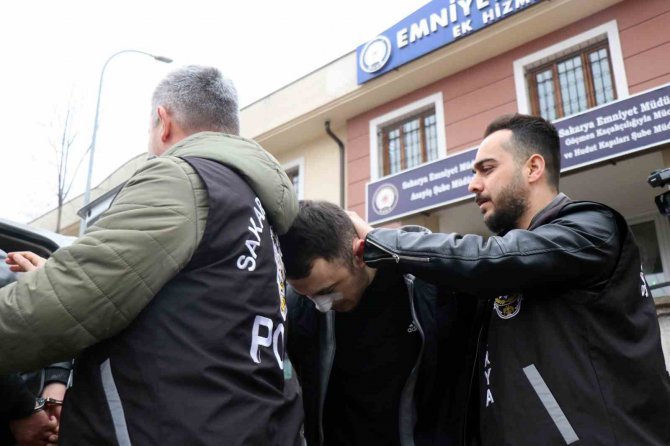 Minibüste Pompalı Tüfekle Öldürmüştü, Mahkemece Tutuklandı