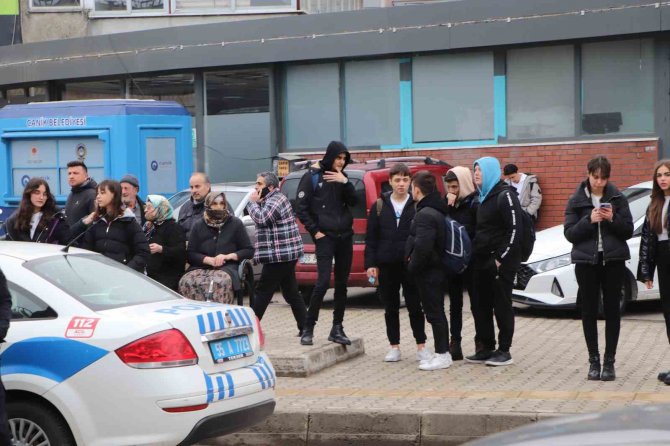 Viyadük Altındaki Şüpheli Valiz Fünye İle Patlatıldı