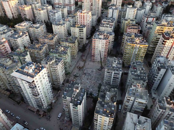 Adana’da 200 Bina Ağır Hasarlı