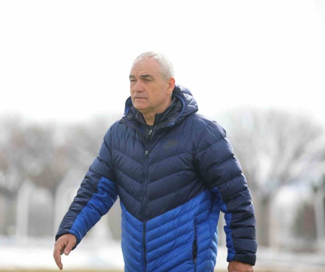 Rıza Çalımbay: “Fiorentina’yı Gözümüzde Büyütmüyoruz”