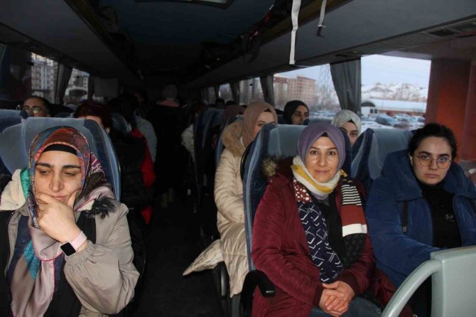 Sivas’tan 101 Sağlık Personeli Maraş’a Uğurlandı