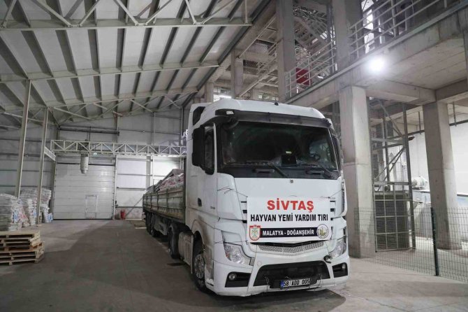 Sivas’tan Deprem Bölgesine Yem Desteği