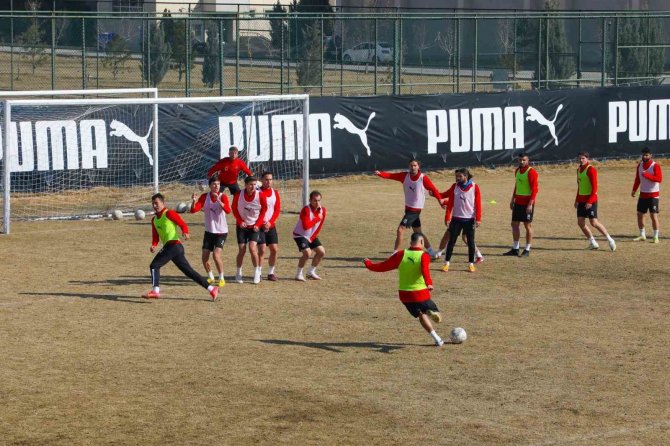 Afyonspor Lige Verilen Arayı Antrenmanlar İle Değerlendiriyor