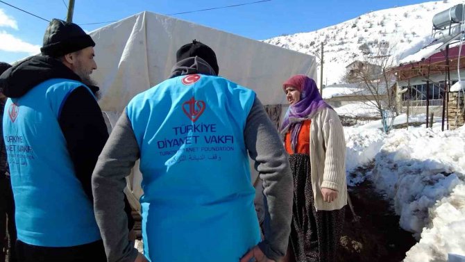 Tdv Deprem Bölgelerinde Lojistik Merkezleriyle Faaliyet Gösteriyor