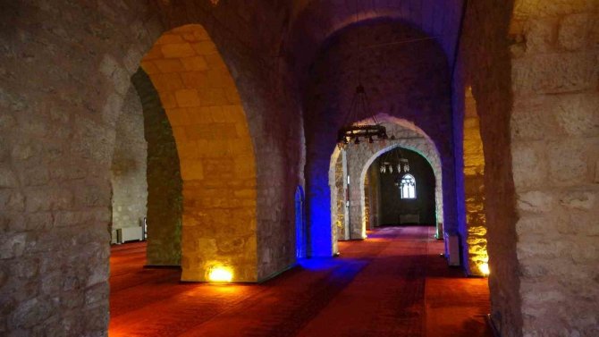 Siirt’te 9 Asırlık Tarihi Ulu Camii Dayanıklılığıyla Depreme Meydan Okuyor