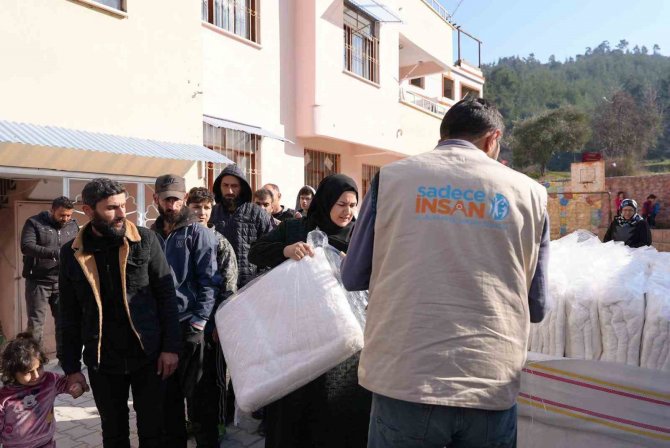 Sadece İ̇nsan Derneği’nden Deprem Bölgelerine Destek